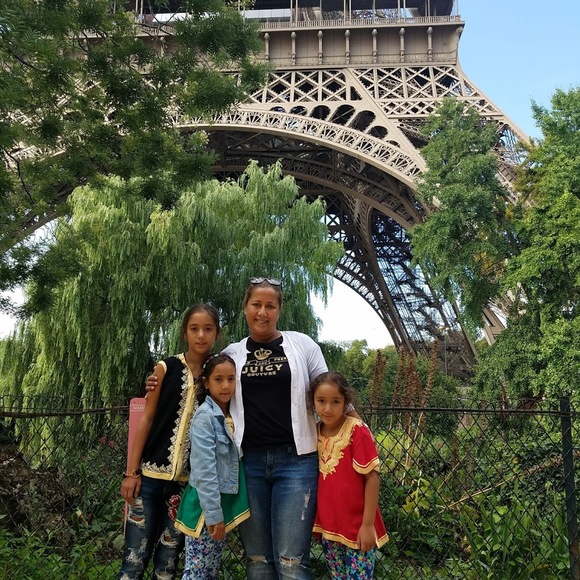 Meet your Posher, Sonia - Picture 1 of 1